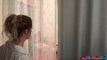 Reproduzir Muito melhor foder com a mãe do que se masturbar