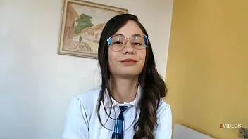 Oynat Sınıftan geldiğinde kuzenimle anal seks