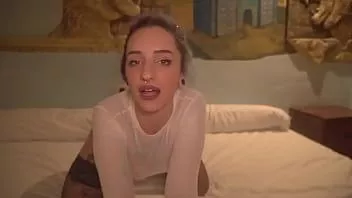 Abspielen Das 19-jährige Amateurmädchen Prvega28 nimmt sich selbst auf und dreht ein Heimvideo