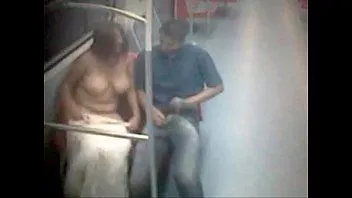 Oynat Eve dönerken metroda yakalandım