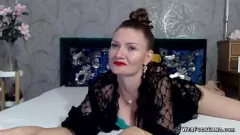 Putar Webcam XXX MILF Rumania MILF: Payudara besar diminyaki dari dekat