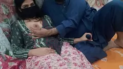 Riproduci SIGASSIST INDIAN SOBIA NASIR CHE CHE CHE ESSERE SESSO SETTO CON FAPITHE
