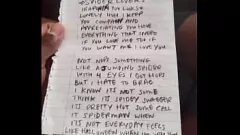 Redare Poetul Naked recită „Iubitorii de păianjen” în timp ce -și mângâie pula