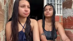 Scopare la mia sorellastra dura quando i genitori sono via - Liseth, Iris, Elianny