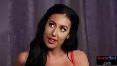 Reproducir Las chicas voyeuristas con tacones se burlan y seducen a Wanker en tacones altos porno