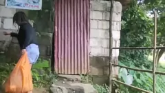 Jouer Riverfront Public Toilet Romp: Pinay's Passionate Public Encounter
