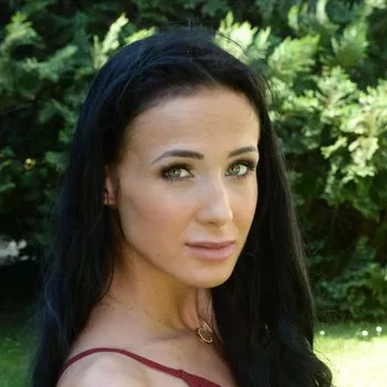 Nicole Love